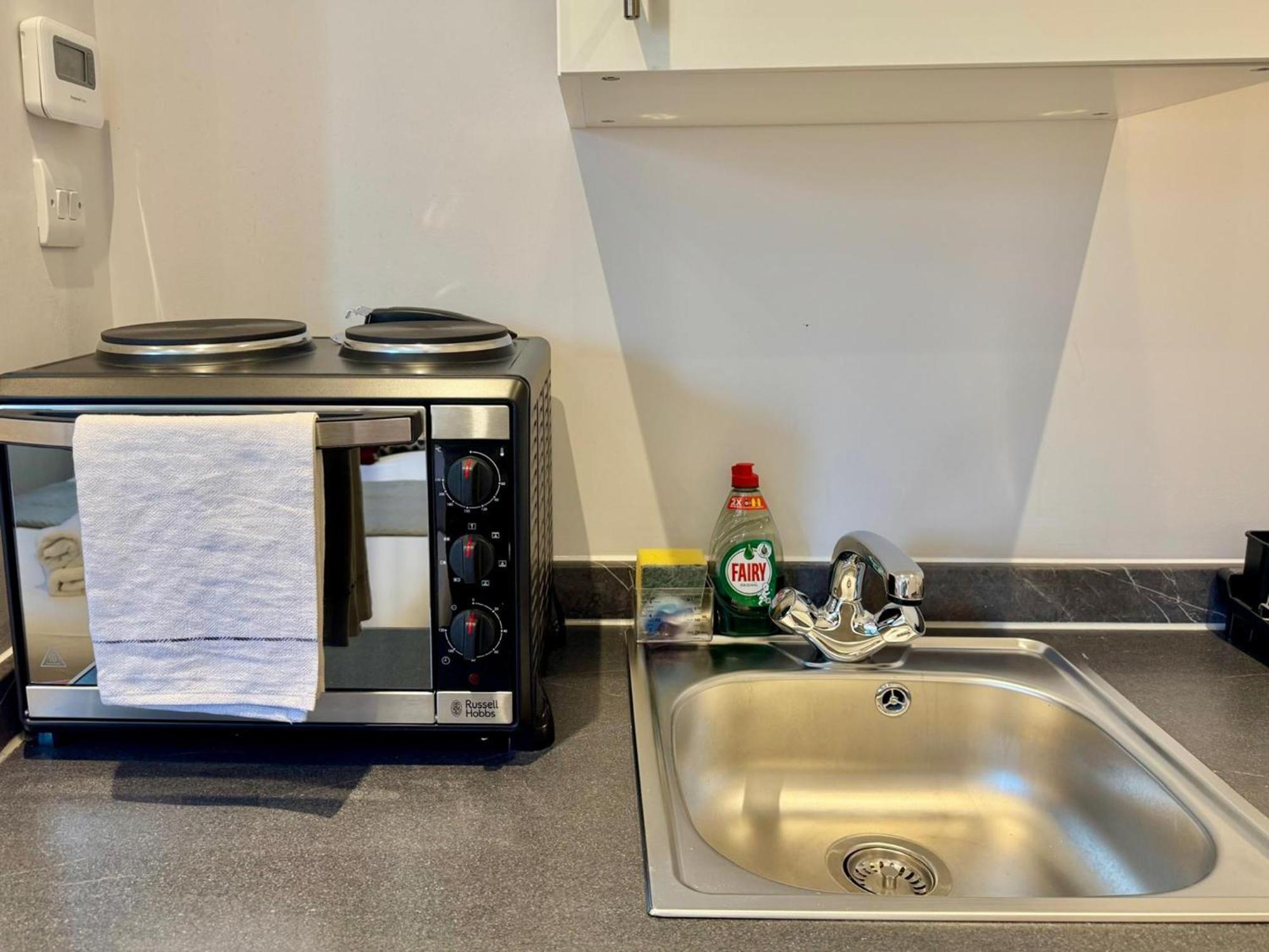 Chic Ensuite - 10% Off - 3 Min To Trains -pass The Keys